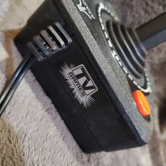 Atari 2600 Joystick 10-in-1 Plug N Play TV Video Game JAKKS Pacific Works - Picture 12 of 13